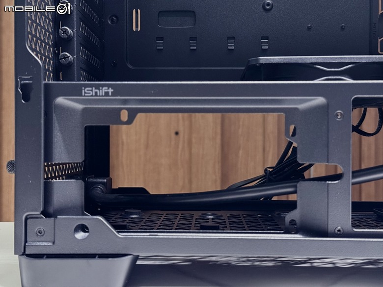 散熱掛帥，再來一點木頭元素！ANTEC FLUX PRO機殼！