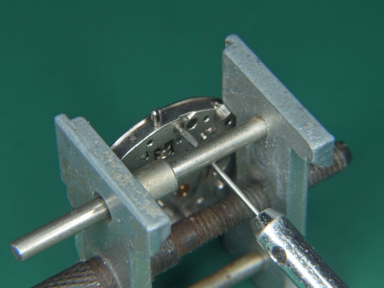 自娛玩修錶 - Hamilton Electric "Nautilus 500" 電動錶 (cal. 505)