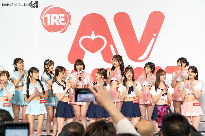 2024 TSE 台灣寫真博覽會學服祭直擊｜多國寫真女神夢幻合體、養眼福利大放送！