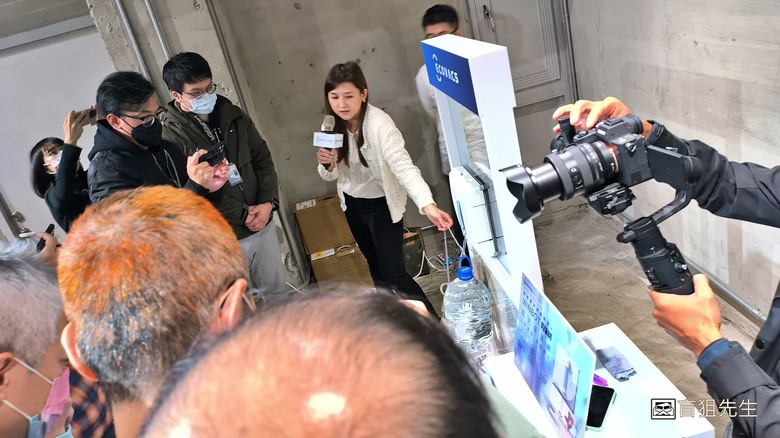 【盲狙實況】科沃斯ECOVACS X8 PRO OMNI 全台首款自動洗地機器人體驗會心得!