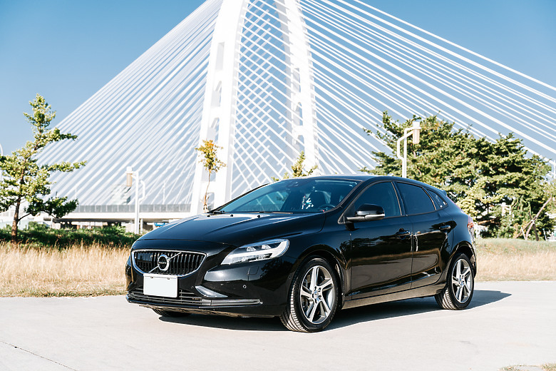 黑柴Seymo回VOLVO原廠把車車改頭換面