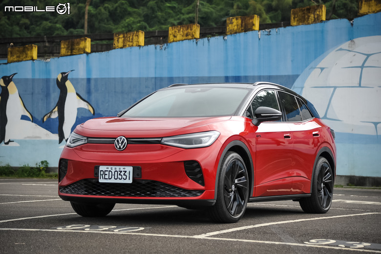 Volkswagen ID.4 GTX 試駕|休旅機能豐富、加速性能突出,電耗表現優於預期!