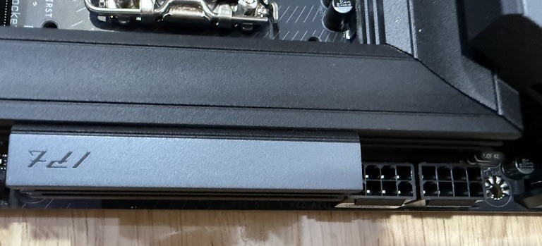 萬元Z890 首選C/P 取向Ready For AI 鷹神 Z890 AORUS ELITE WIFI7 開箱