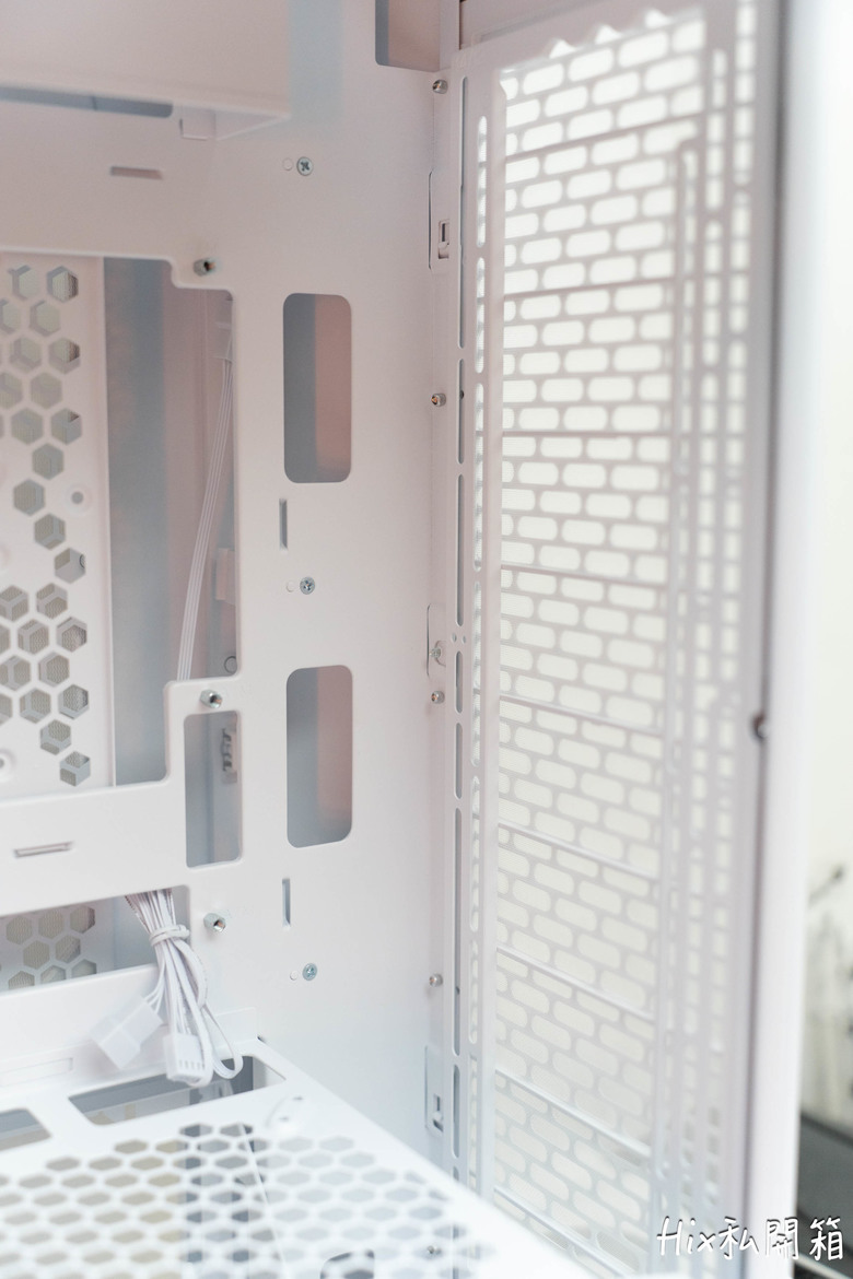 公仔展示櫃，Thermaltake 曜越 Tower600