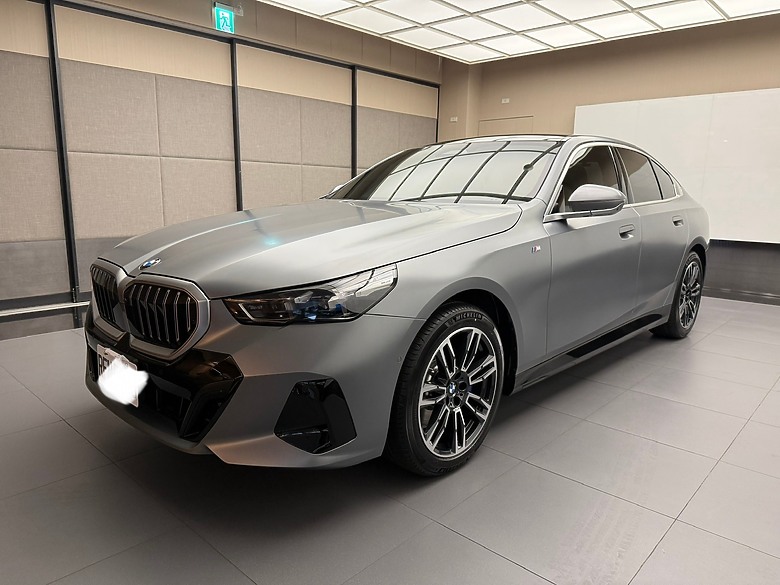 BMW G60 520i M Sport 簡單開箱
