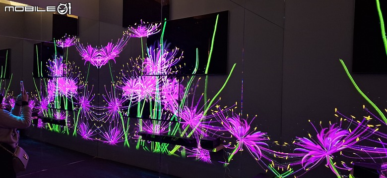 點我看大圖 LG OLED 永恆花境藝術展 與藝術家吳哲宇來場美學互動 限時分享拿好禮