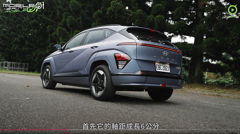 【影音試駕】Hyundai Kona EV大改款,定位尷尬的好車!