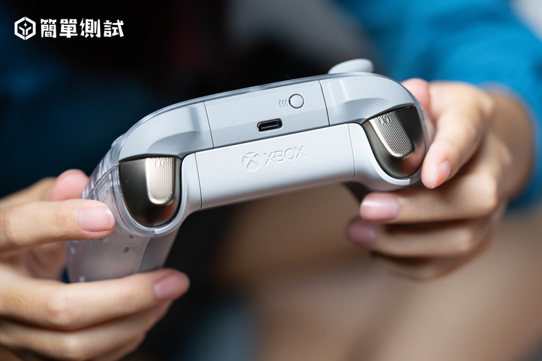 點我看大圖 超帥氣的 Xbox 冰霜領域無線控制器!