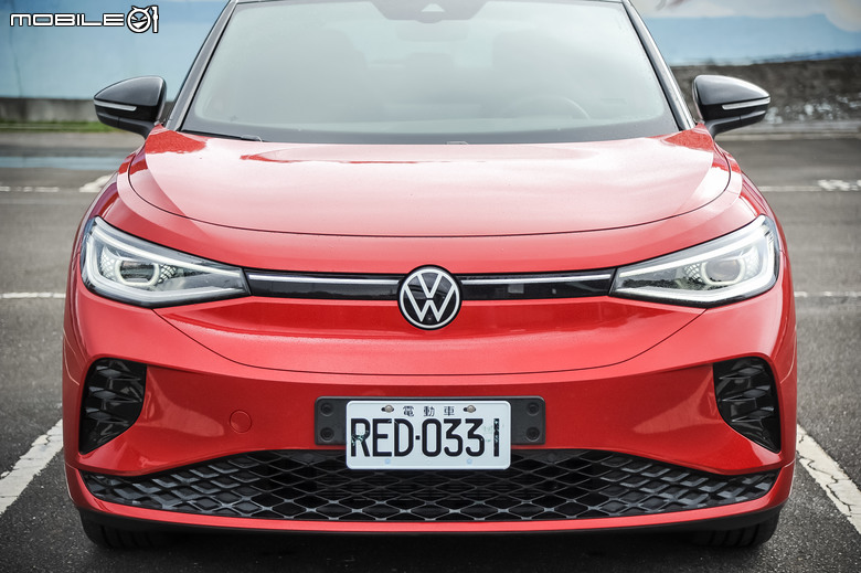 Volkswagen ID.4 GTX 試駕|休旅機能豐富、加速性能突出,電耗表現優於預期!