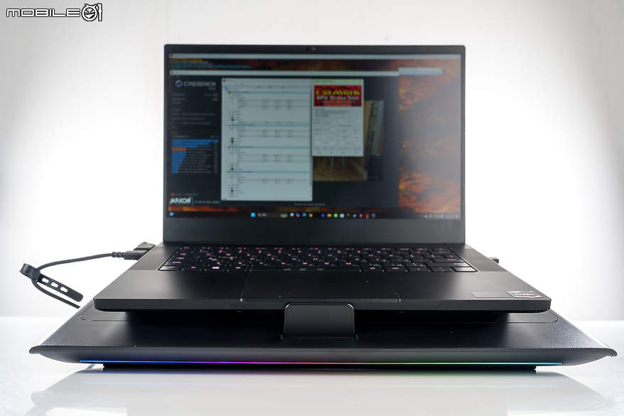 Razer Laptop Cooling Pad 實測｜14-18 全尺寸筆電支援與適應性智慧散熱技術