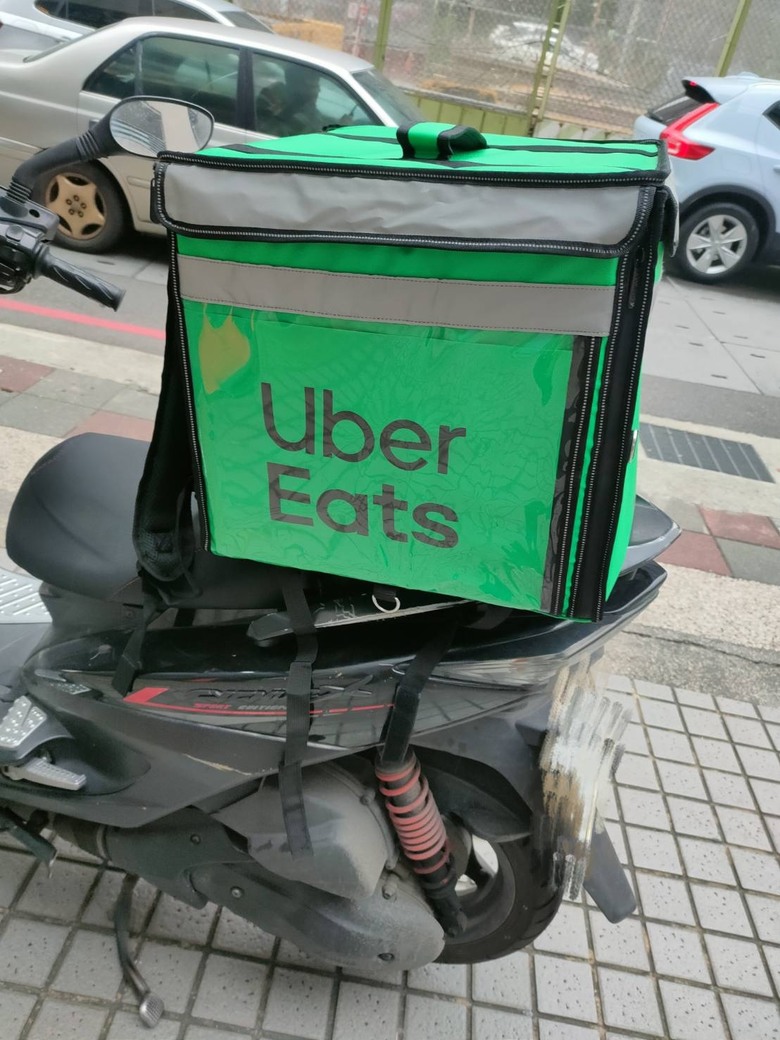 我想換省油機車，請問胖迪每個月2700元24期可以直接買嗎？