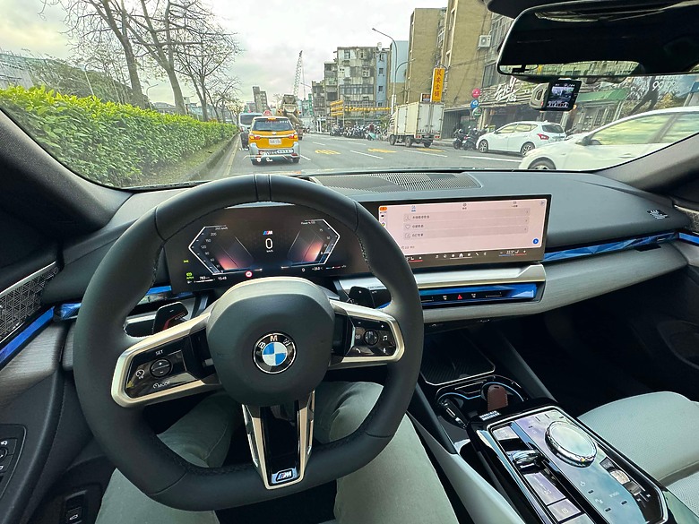 BMW G60 520i M Sport 簡單開箱