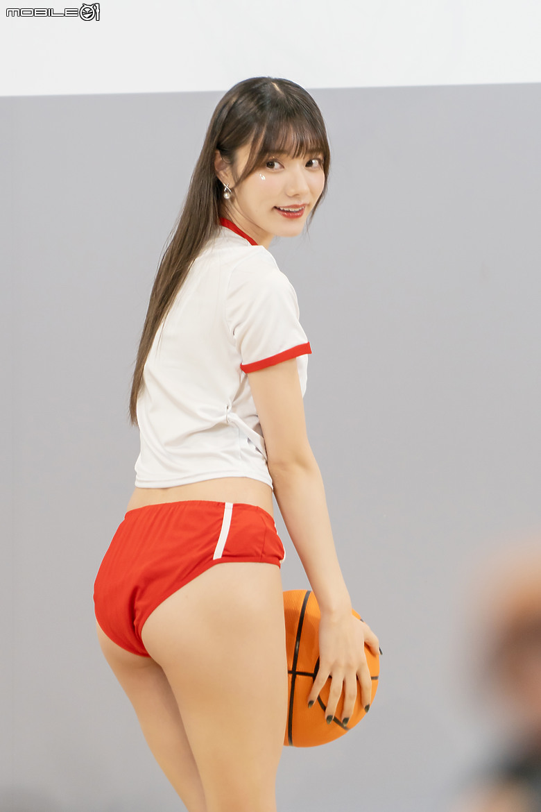 點我看大圖 2024 TSE 台灣寫真博覽會學服祭直擊|多國寫真女神夢幻合體、養眼福利大放送!