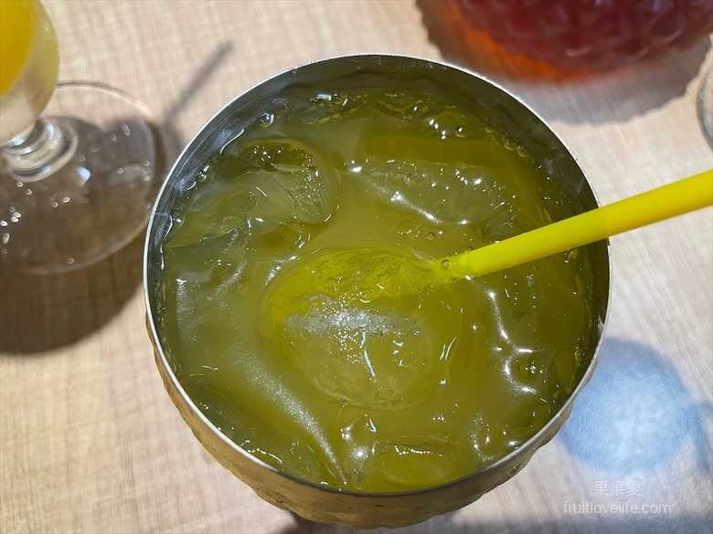 點我看大圖 超狂的牛排店,有超豐富的吃到飽自助吧,連義式手工披薩、越式牛肉河粉都是吃到飽
