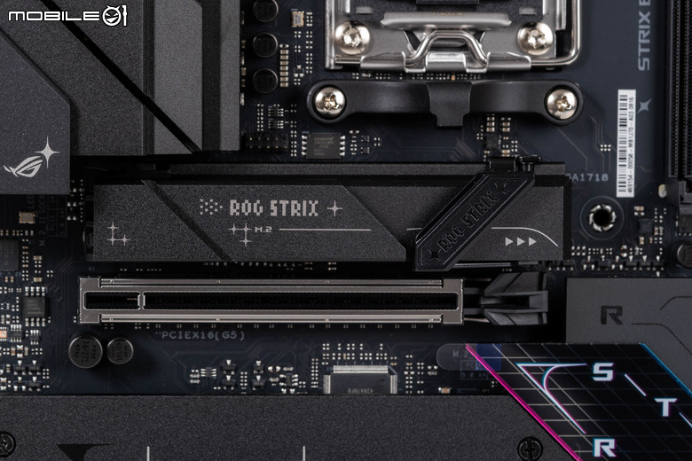 ROG STRIX B850 GAMING-F WiFI 主機板開箱實測 在主流等級提供雙 PCIe Gen 5 SSD 插槽頂規配置