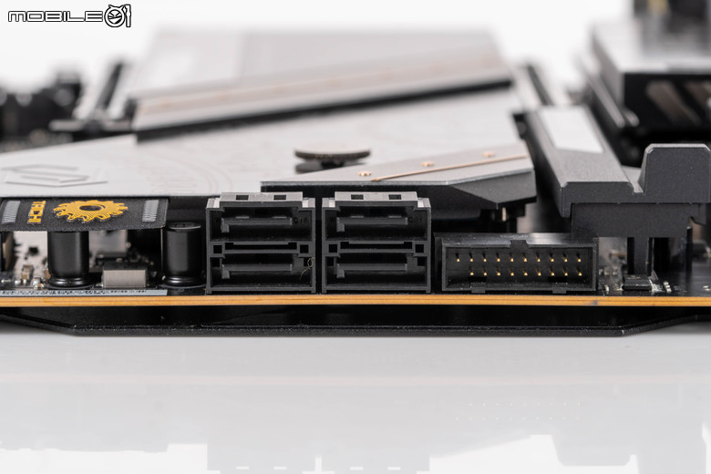 ASRock Z890 Taichi 主機板開箱實測 提供 9 組 M.2 SSD 海量插槽旗艦主板 feat. Intel 新微碼 BIOS 效能實測