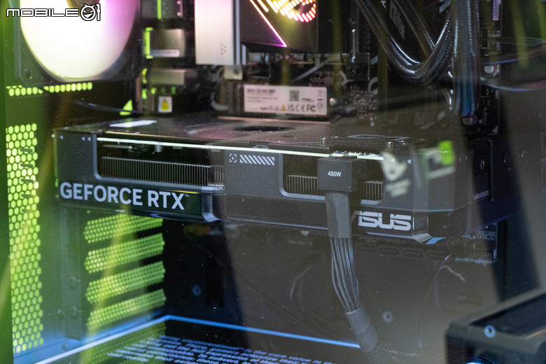 【CES2025】ROG 推出搭載 NVIDIA RTX 50 顯卡的新款 ROG NUC 迷你主機 以小空間獲得更多規格支援