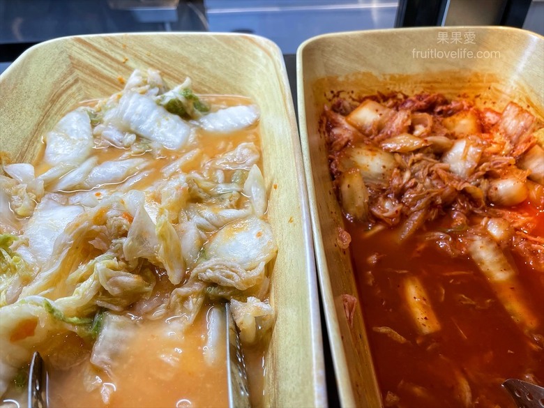 點我看大圖 超狂的牛排店,有超豐富的吃到飽自助吧,連義式手工披薩、越式牛肉河粉都是吃到飽