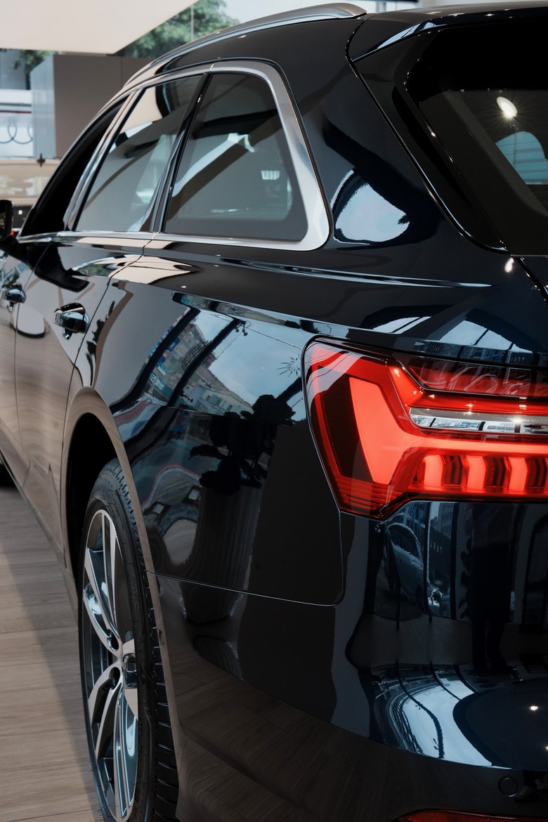 無垠藍圖，勾勒優雅馭行——Audi A6 Avant 40 TFSI S line｜金屬無垠藍 Firmament Blue 5U｜實車分享