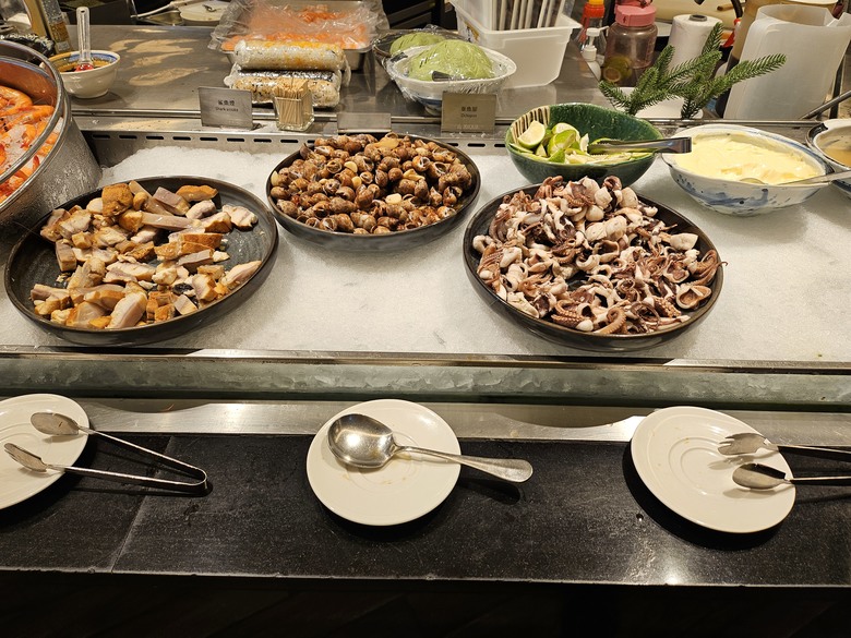 【小惡魔畫蛇添福】連兩天的回娘家大餐 - 饗食天堂 (桃園店) v.s 漢來海港 (天母Sogo店)