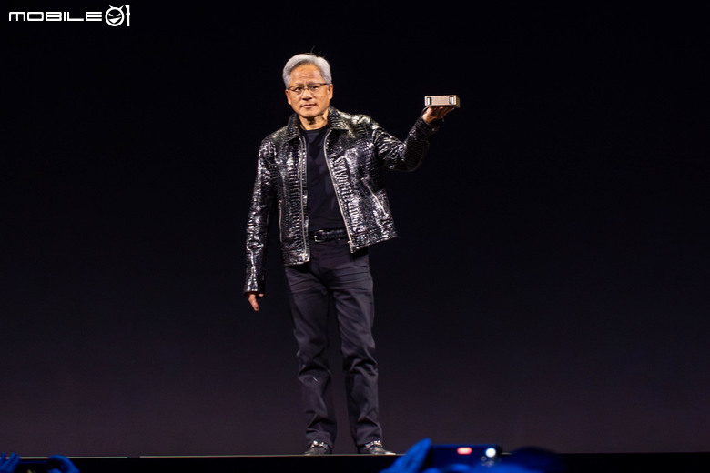 【CES2025】書桌上就有超算效能! NVIDIA 推出便當盒大小 Project Digits 迷你超級電腦主機