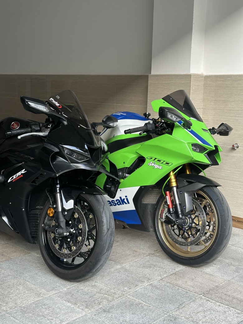 最新款cbr650r 黑武士