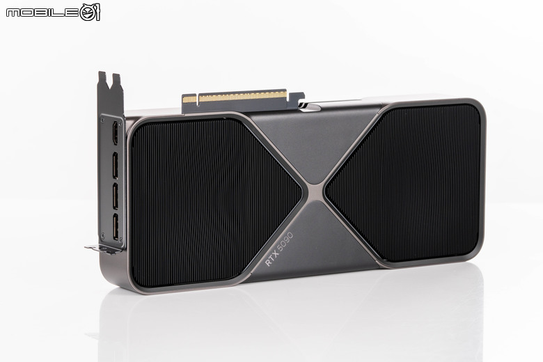 NVIDIA GeForce RTX 5090 創始版顯示卡外觀開箱 以創新散熱設計為頂尖效能預備