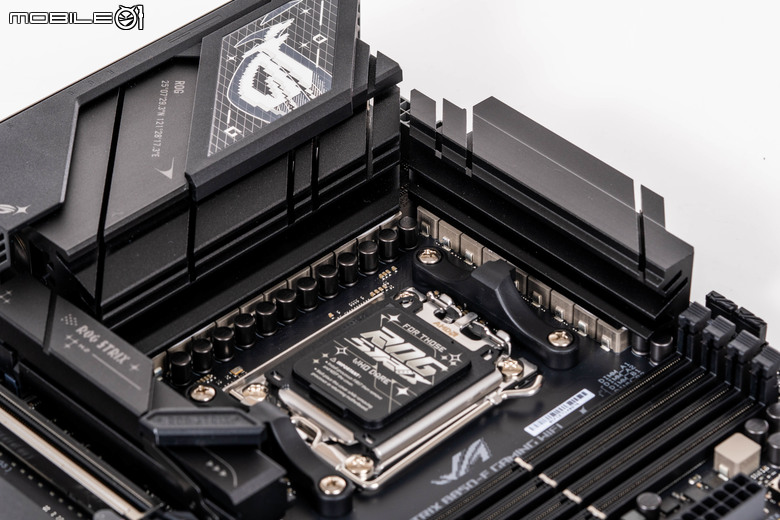 ROG STRIX B850 GAMING-F WiFI 主機板開箱實測 在主流等級提供雙 PCIe Gen 5 SSD 插槽頂規配置