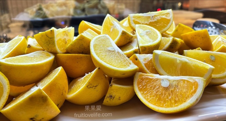 點我看大圖 超狂的牛排店,有超豐富的吃到飽自助吧,連義式手工披薩、越式牛肉河粉都是吃到飽