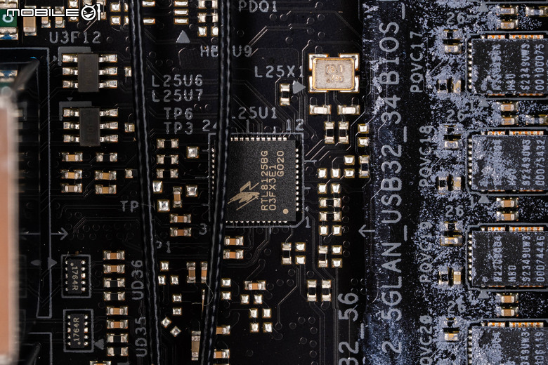 ASRock Z890 Taichi 主機板開箱實測 提供 9 組 M.2 SSD 海量插槽旗艦主板 feat. Intel 新微碼 BIOS 效能實測