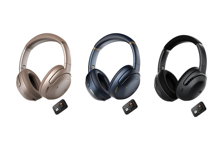 【CES2025】JBL 推萬元級耳罩式耳機 Tour ONE M3,首搭帶螢幕的無線音訊發射器!