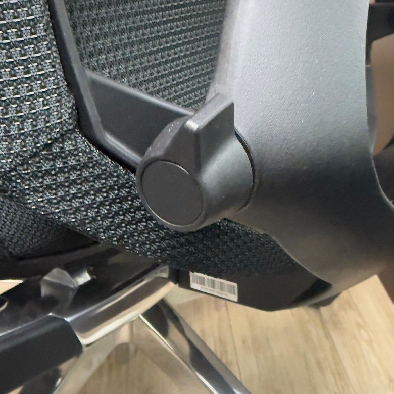 點我看大圖 終於體會到人體工學椅的好