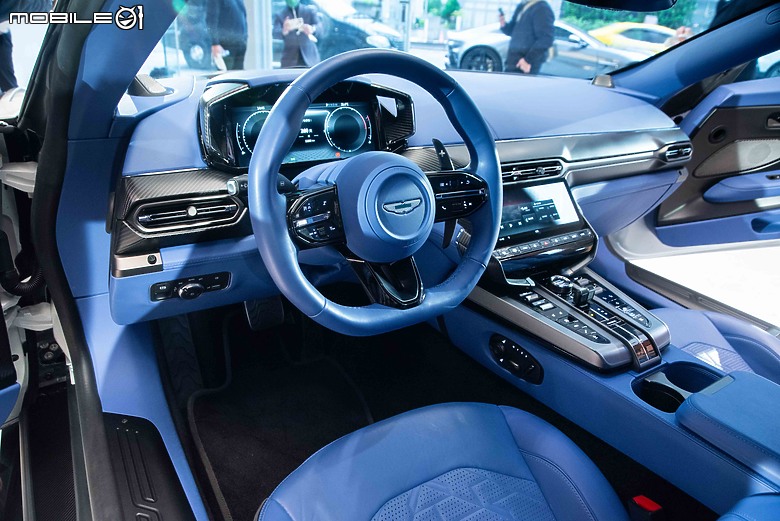 【國內新訊】Aston Martin全新Vanquish抵台亮相,12缸旗艦風範自2280萬元起!