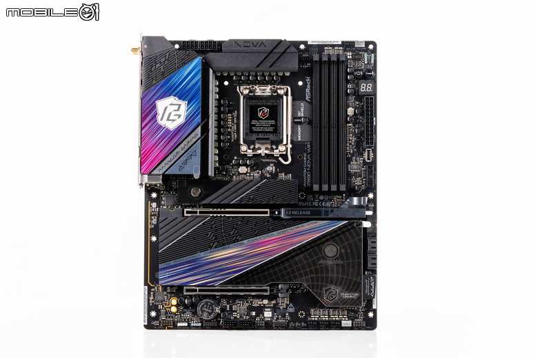 華擎 PHANTOM GAMING Z890 NOVA WIFI 主機板開箱實測 以雙生旗艦配置提供不同視覺選擇