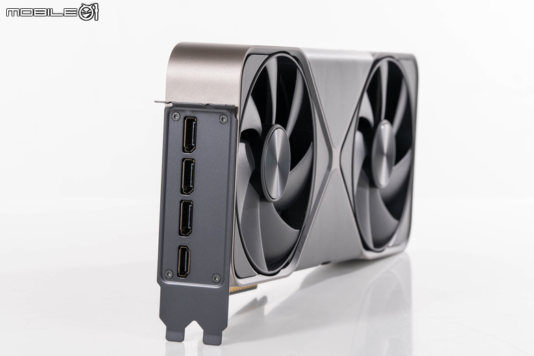 NVIDIA GeForce RTX 5080 創始版顯示卡開箱實測 老黃刀法再度精湛切割 4K 解析度遊戲新顯卡的必選之作?
