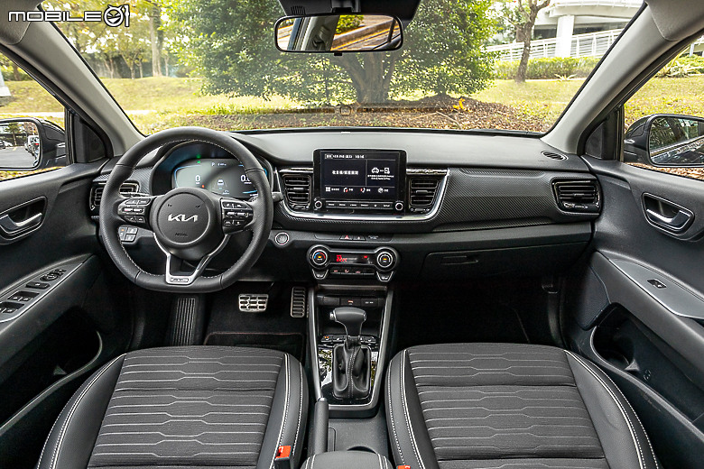 Kia Stonic GT-line 25年式試駕｜安全滿載的輕油電小潮旅