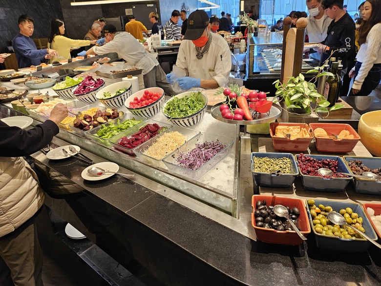 【小惡魔畫蛇添福】連兩天的回娘家大餐 - 饗食天堂 (桃園店) v.s 漢來海港 (天母Sogo店)