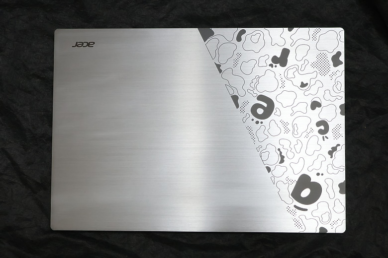 點我看大圖 不到一公斤還能裝2支SSD的商務筆電 Acer SFL14-54M-760F 開箱拆機