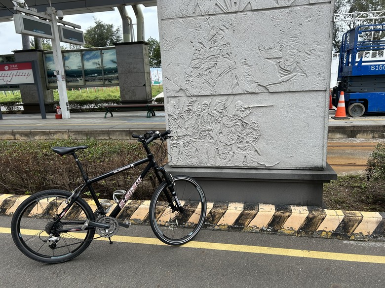 1 /1 黃子坑頭、淡水施亁紀念公園、紅毛城及沙崙海灘Element city tour