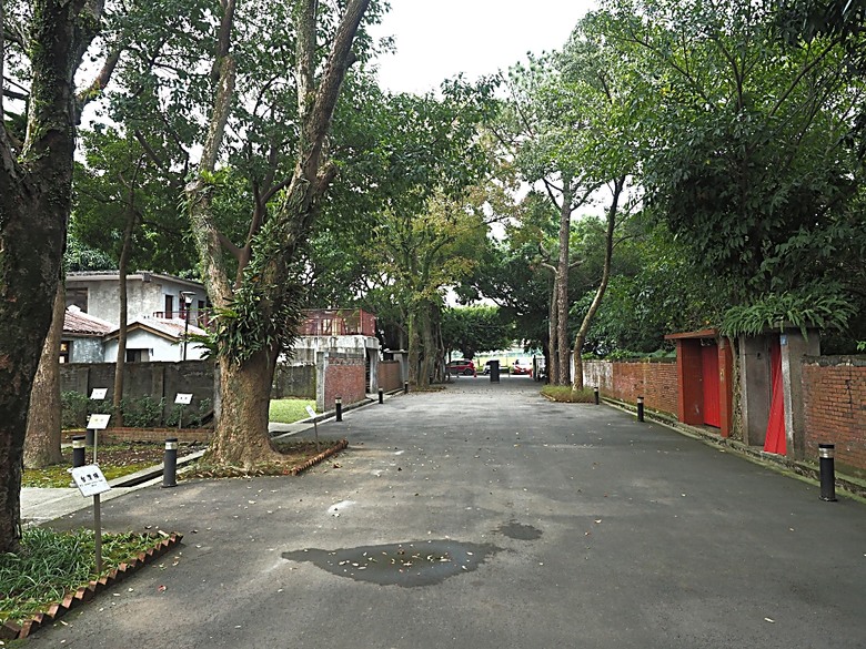 忠貞新村文化園區、異域故事館、太武新村眷村文化園區、中原文創園區、中庄吊橋與大漢溪山豬湖生態親水園區,吃吃喝喝之阿嬌米干與久留米日式咖哩 — 寒流來襲之中壢大溪一日遊