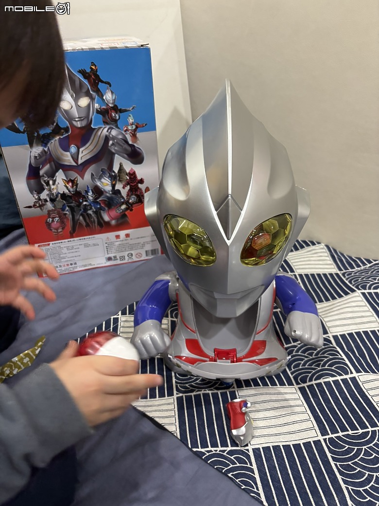【小惡魔畫蛇添福】超人力霸王超人迷尖叫！7-11超人力霸王扭蛋機：一扭開啟童年夢想