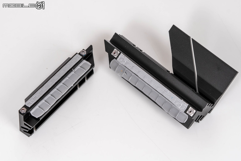 ROG STRIX B850 GAMING-F WiFI 主機板開箱實測 在主流等級提供雙 PCIe Gen 5 SSD 插槽頂規配置
