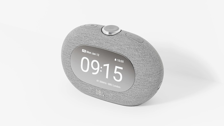 【CES2025】JBL 推萬元級耳罩式耳機 Tour ONE M3,首搭帶螢幕的無線音訊發射器!