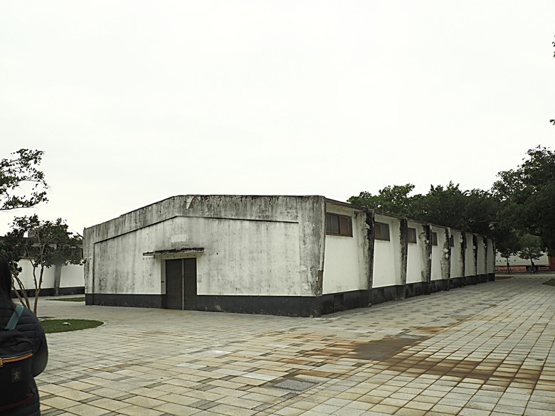 忠貞新村文化園區、異域故事館、太武新村眷村文化園區、中原文創園區、中庄吊橋與大漢溪山豬湖生態親水園區,吃吃喝喝之阿嬌米干與久留米日式咖哩 — 寒流來襲之中壢大溪一日遊