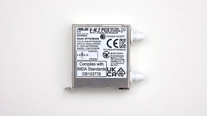 點我看大圖 萬元出頭的銀白主機板 ASUS TUF GAMING Z890-PRO WIFI