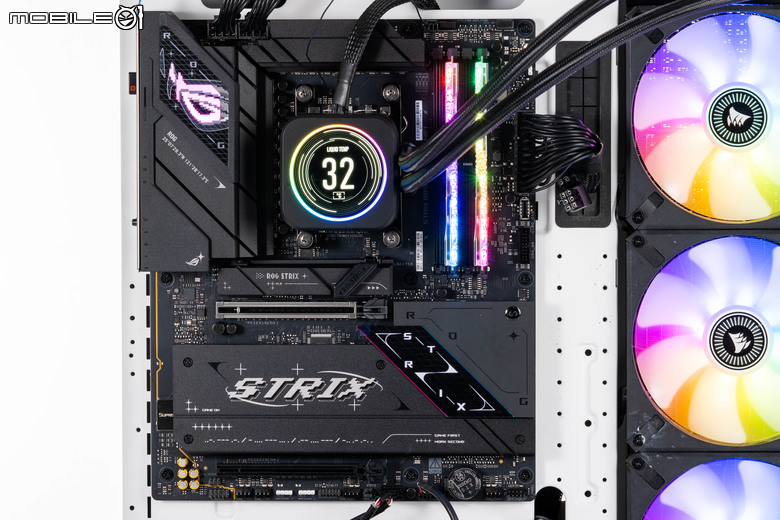 ROG STRIX B850 GAMING-F WiFI 主機板開箱實測 在主流等級提供雙 PCIe Gen 5 SSD 插槽頂規配置