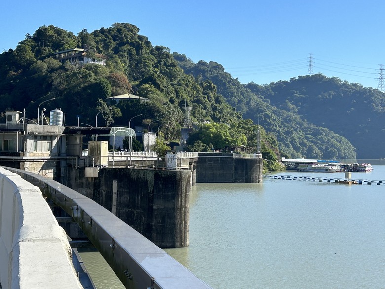騎 遊 石 門 水 庫 ( 薑 母 島 之 旅 )