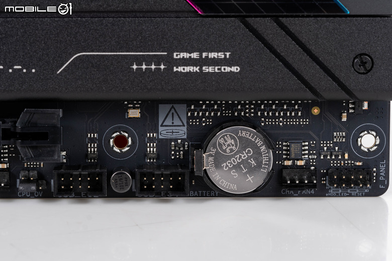 ROG STRIX B850 GAMING-F WiFI 主機板開箱實測 在主流等級提供雙 PCIe Gen 5 SSD 插槽頂規配置