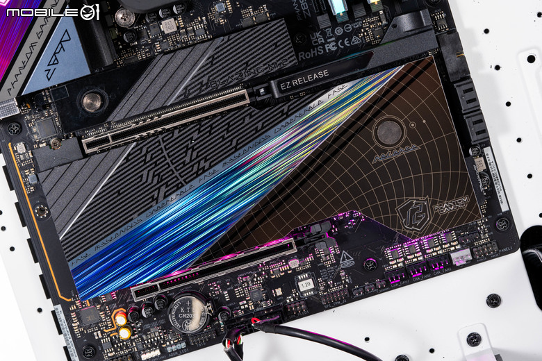 華擎 PHANTOM GAMING Z890 NOVA WIFI 主機板開箱實測 以雙生旗艦配置提供不同視覺選擇