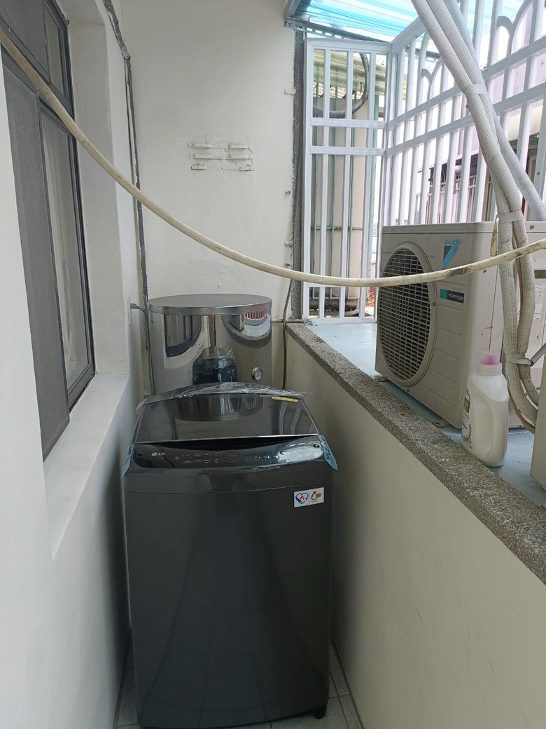 臥室牆角漏水